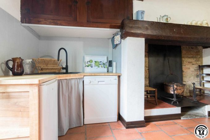 31G101650-8f511132cf644fc2adfc3840bcea48e5