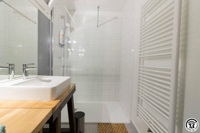 31G101650-9a1b0a33d5824a83a3f7466657eb2d16