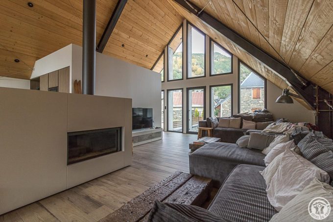 31G101655-69149623938444c2a46c7e58dc12ba35