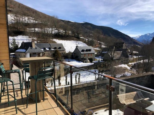 31G101655-89805a38321941a5988a8fd5fa380957