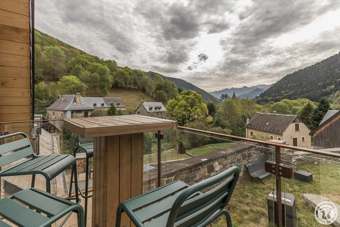 31G101655-aa9c640cb5474052854b1d9637f843d7