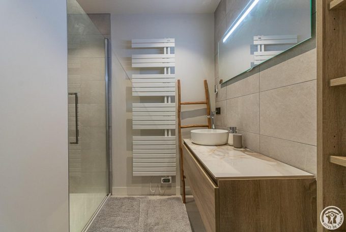 31G101655-f4cef95d2df943a295cef9460d1f21f1