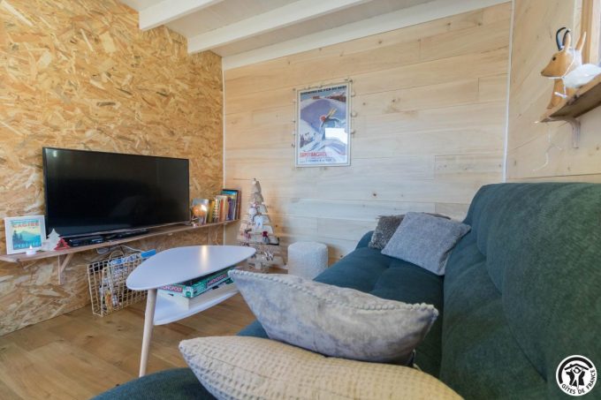 31G101666-3b164ff79b684f6b91d4de760c03bd42