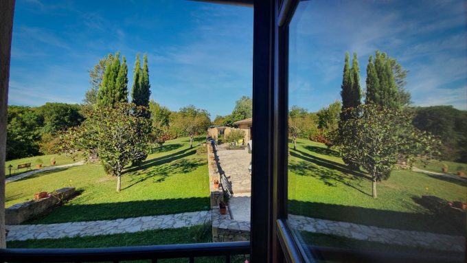 31G101671-0dcb77b2f915415aa280dfafa91c34d3