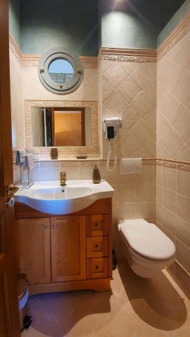 31G101671-4a9bdfde8f5e4c829422d89574717fe6