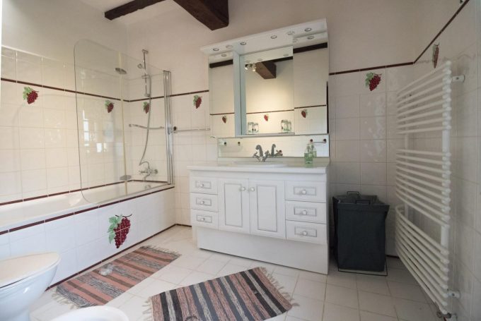 31G101688-01cc06f55242417d86b1aa09d1e8abcd