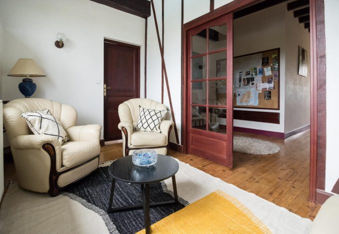 31G101688-3a872783e7e549adbb916a9cef86a459