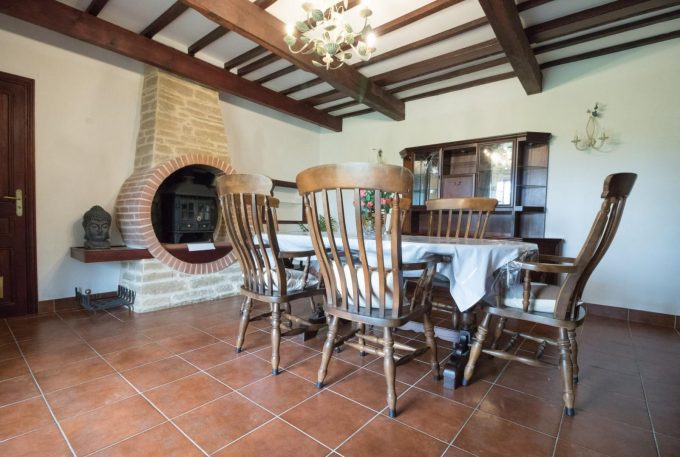 31G101688-7d3a0e7296d64c029e75e5455a10012a