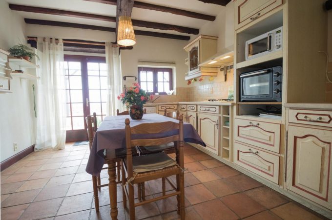 31G101688-cc25444106c94c429cce555bd892d8e8