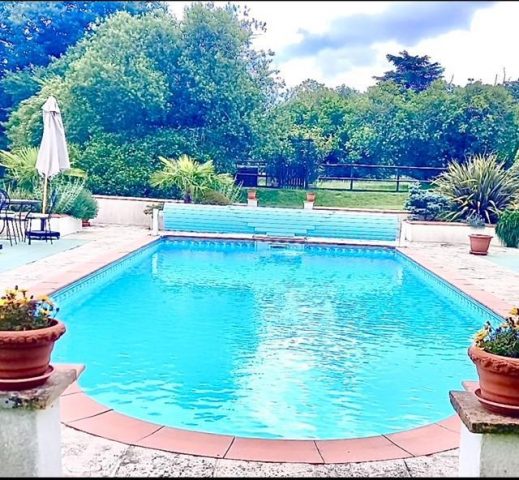 31G101688-d0baa282c1fe43b4b1fcc635bd5f0632