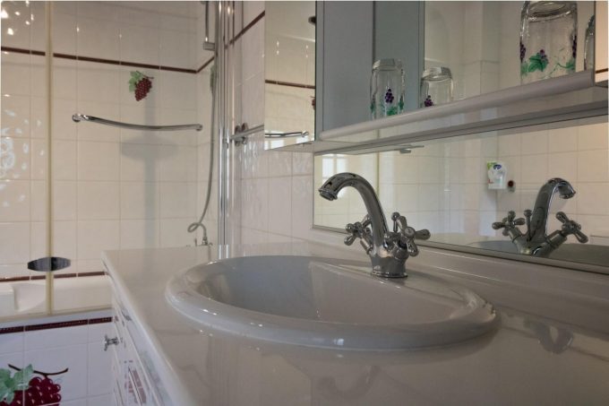 31G101688-d83463159ea84b2eb000fad4a32fac64