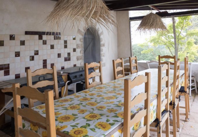 31G101688-dfb39448eb5a46fd8b2e1fea49ea3407