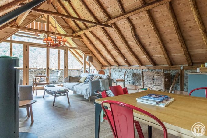 31G101695-71f495d6dcfd4bdc9f69a30a165ae4e8