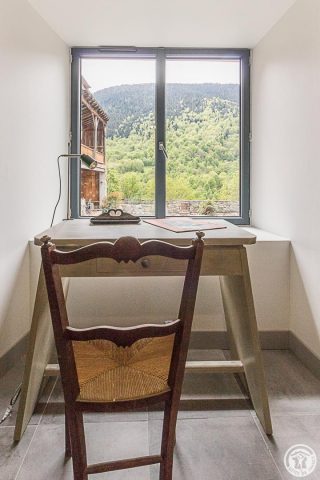 31G101695-7a75a3b52e814046ab87b6a3037506ac