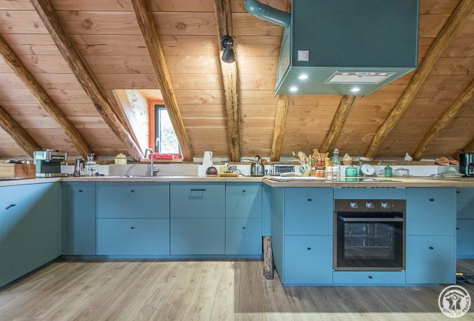 31G101695-8529771748b74350966bcc060e324034