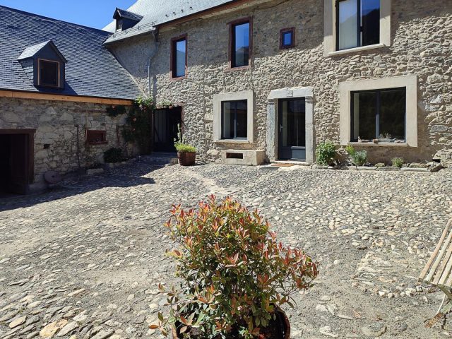 31G101695-8e4c97bbaa0c49918c0bdf1ba9a11021