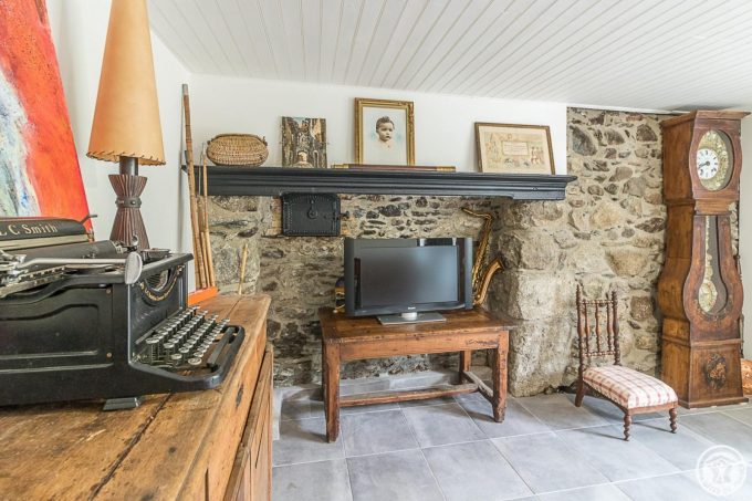 31G101695-c344a96b338549ab9e8199120fea4e36