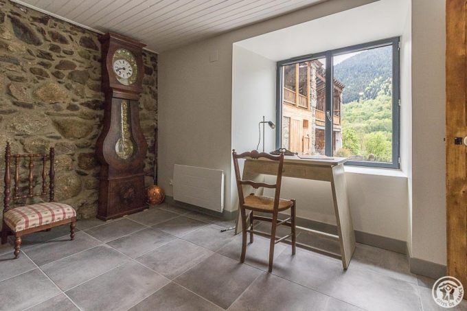 31G101695-cf169ffcc3df40e895c7eeec8ba4b343