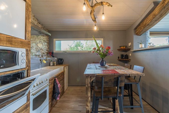 31G101696-3a58e51f77f94f26856b632699c16c51