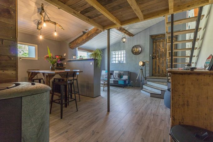 31G101696-5b3223c9f4e2431db5278f622c9b43ea