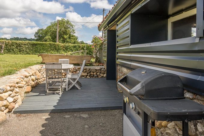 31G101696-94b5d23c8b4f44879f4de910eda59b22