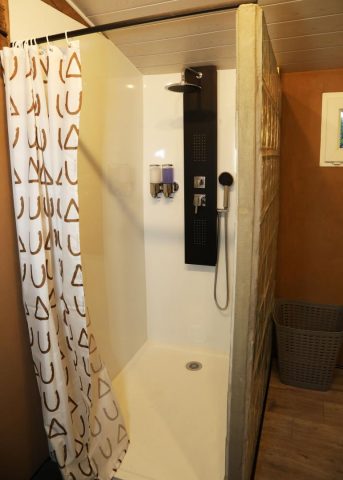 31G101696-b5b1f18e77ad4a9a8102a303402bf2ec