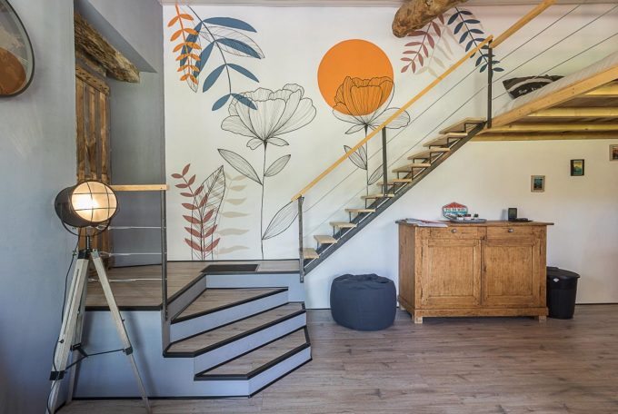 31G101696-bfd7d235fcd04fc7a444756893b236d9