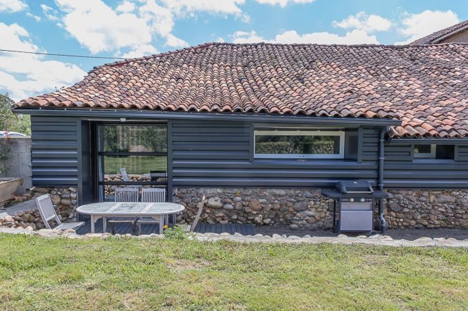 31G101696-f876cdc5fd374daa91ee9a3c235b4ee5