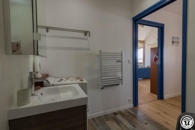 31G101699-0cf6cd532b0149d697537c5c1de98d21