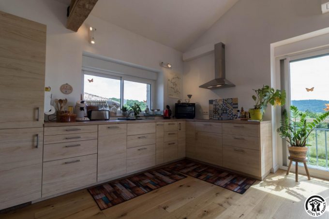 31G101699-5bfdeee503324470b2883ccf39646284