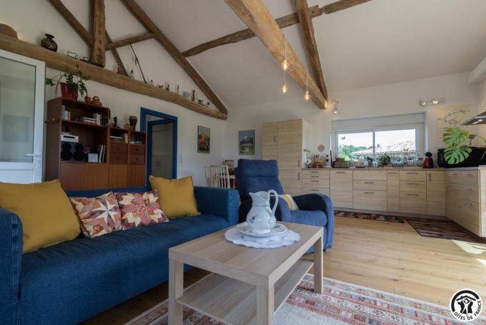 31G101699-a8a4ecd9ef5b483c8a7ddd59fdd8cbc9