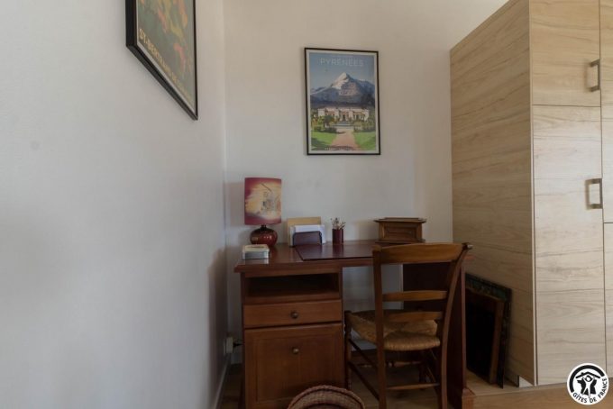 31G101699-bef2c3ffb85c4c4d9abed2b18799f351