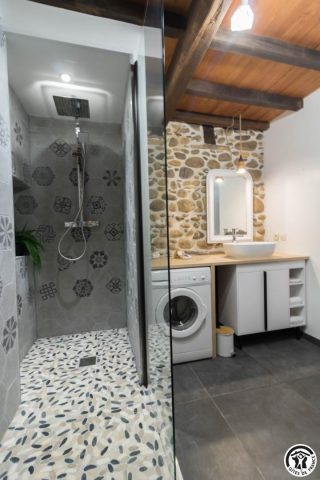 31G101704-0aef078357f34d43b1166c8f0fb4c9f8