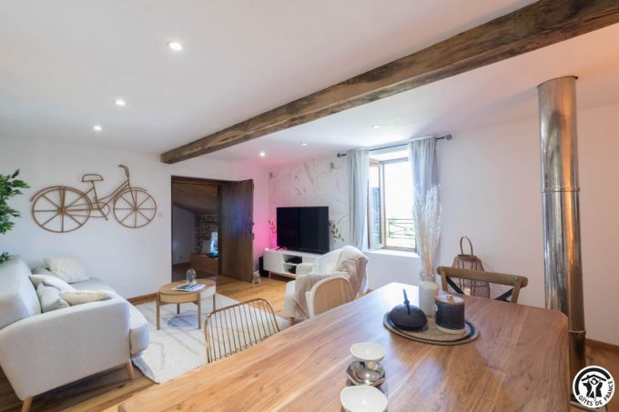 31G101704-4790402e3de34a50b27ab1fb6cbedc33