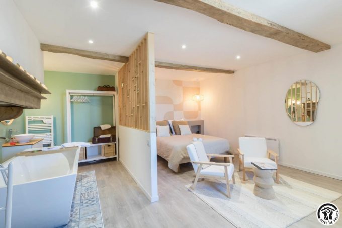 31G101704-8934092383d14fc2ba837b4f7136d26f