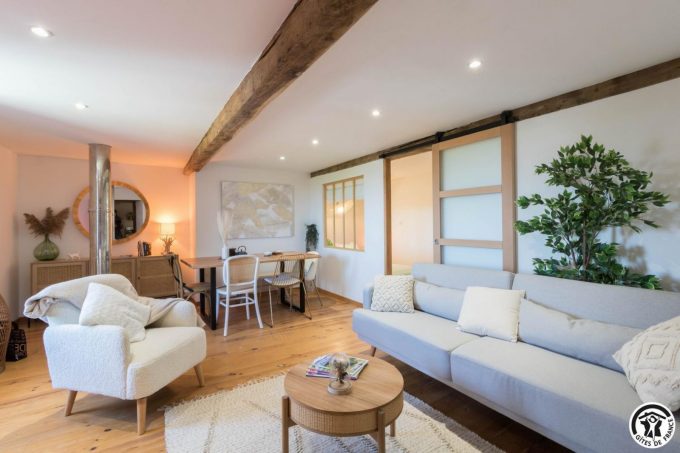 31G101704-d108be70184347c984cc9c3d3f4ec48d