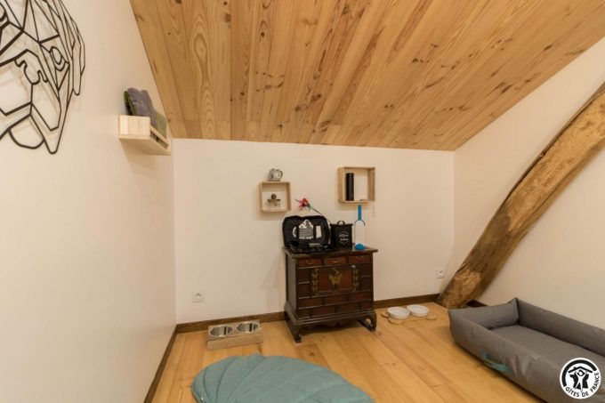 31G101704-f7e2a283e46d48089807ac1b0bea8920