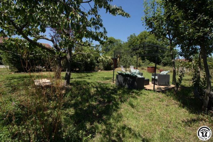 31G101704-f9366b3c0cb742f8965165779ab59650