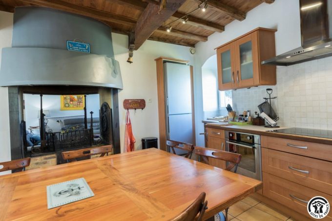 31G101706-611876ed23a64af69b4f64e1af8d6922