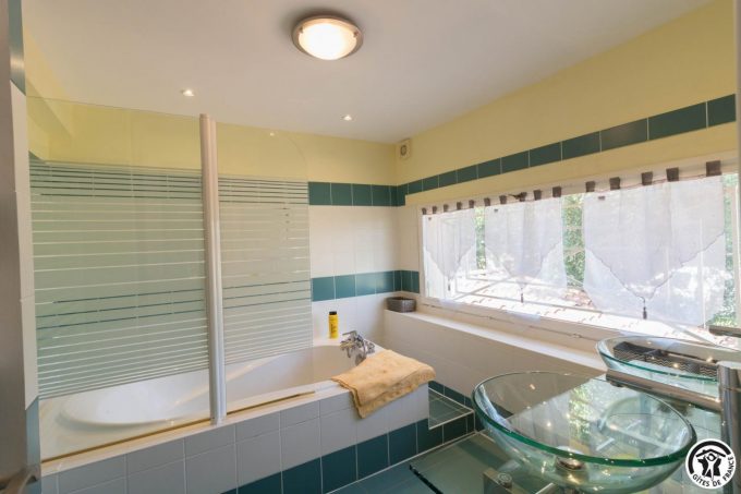 31G101706-75f7ca2e1cbb4229986b727ab415be28