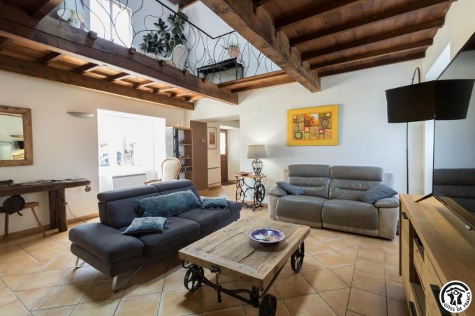 31G101706-8f189e57802842b4aabe187081ee97f5