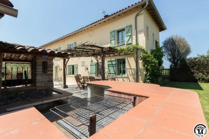 31G101706-bd55e36e7923424cb157356a797b51af