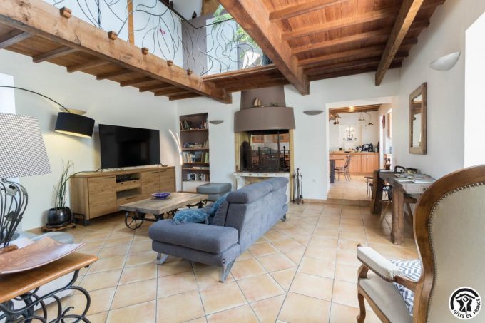 31G101706-c407c6c16c6040188b3efe2ecedbe89e