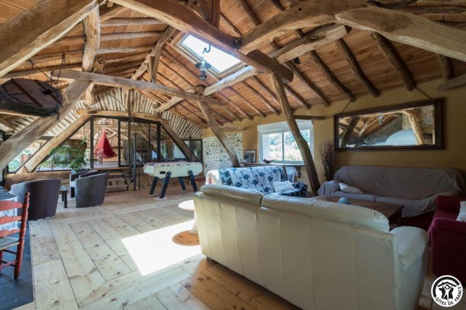 31G101706-c4e8ff2d9b2149829409c9c2de30e197