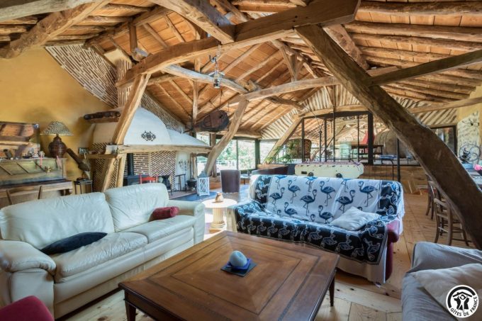 31G101706-e9d59ceb95294f1d8850561fd7144220