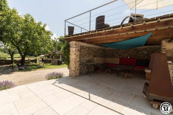 31G101708-787b6e318a774e88b8d621bf841a54b9