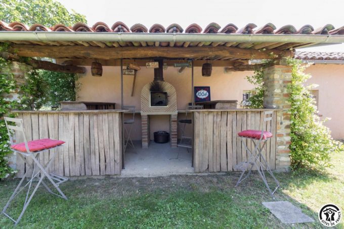 31G101708-9461eb289e4e45268a1f14e44fb5f7bc