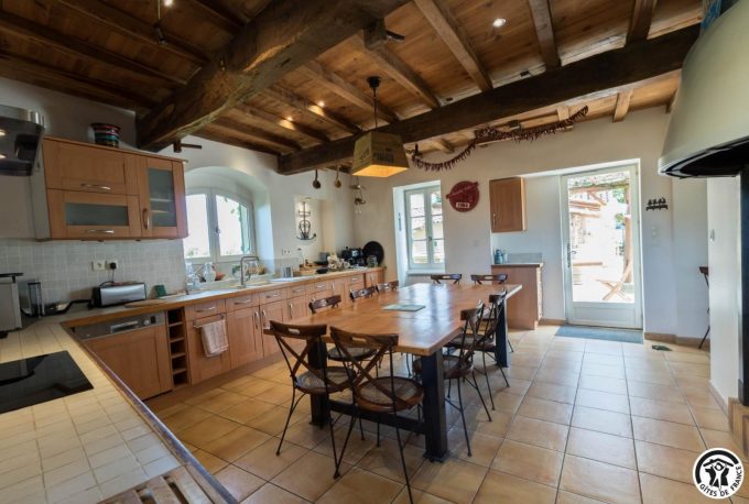 31G101708-a9a3c8b9ba7445769525842c1ca6e099