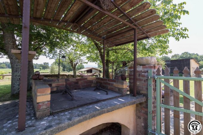 31G101708-b8f078e46d984412bb1db749a7eb0373