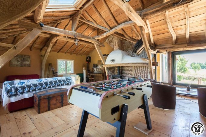 31G101708-f74546e76f8f4453873d977529d8b706